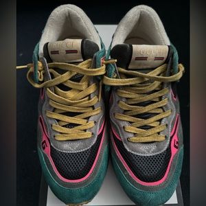 GUCCI ULTRAPACE MID SNEAKERS